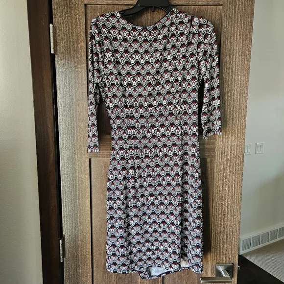 White House Black Market WBHM Faux Wrap Dress Geometric Design Size 6 - Picture 3 of 13